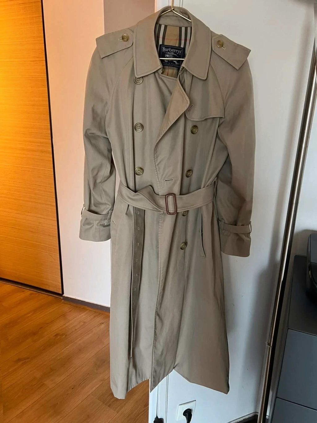 Burberry khaki trench - view 2