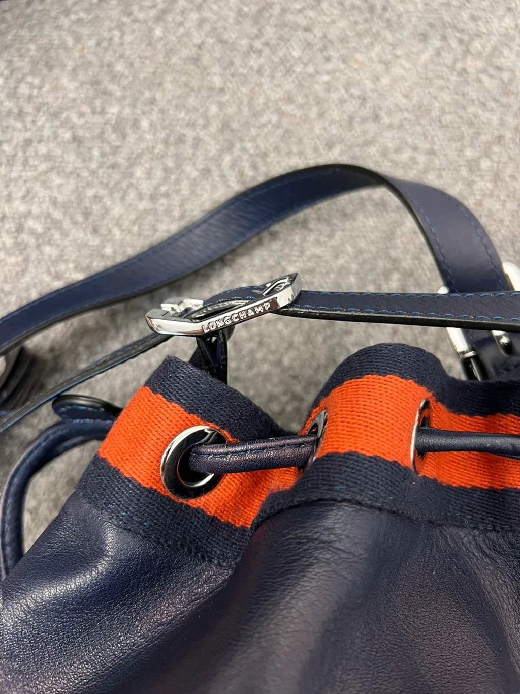 Longchamp blue leather bucket bag - view 3
