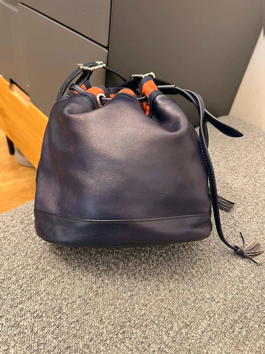 Longchamp blue leather bucket bag - view 5
