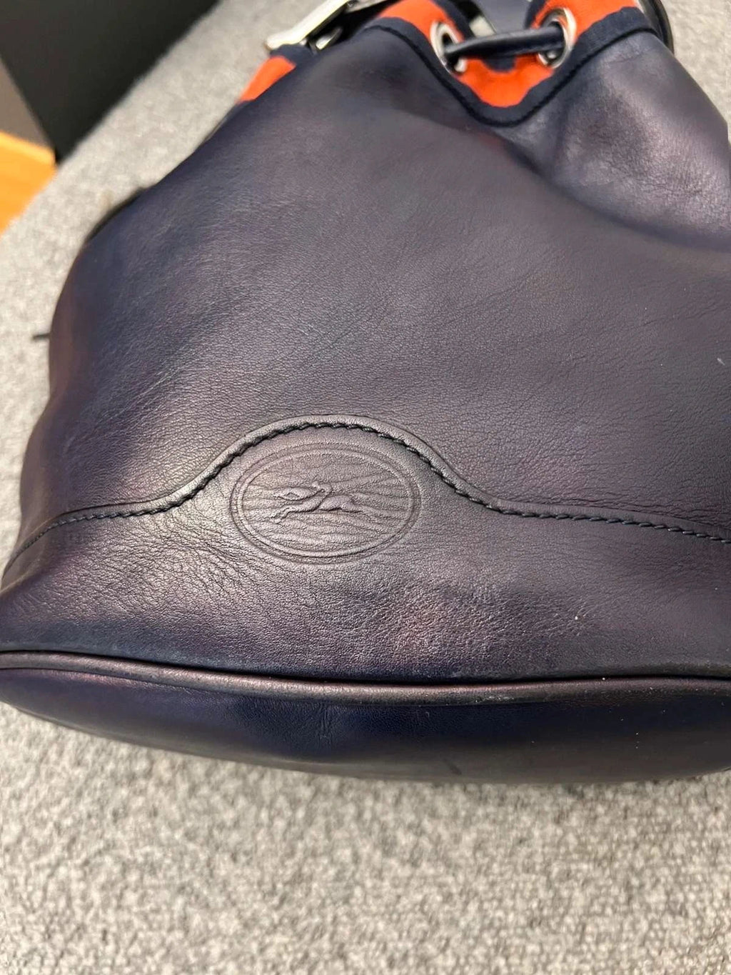 Longchamp blue leather bucket bag - view 4