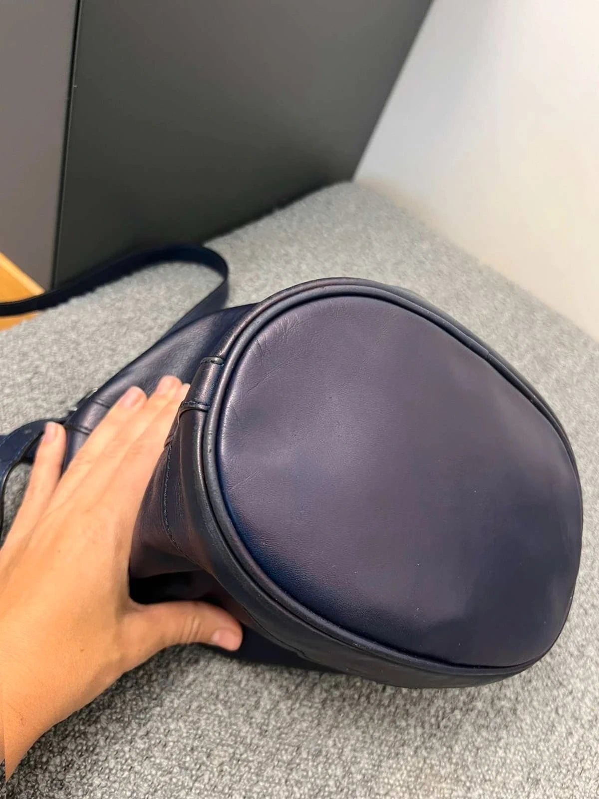 Longchamp blue leather bucket bag - view 7