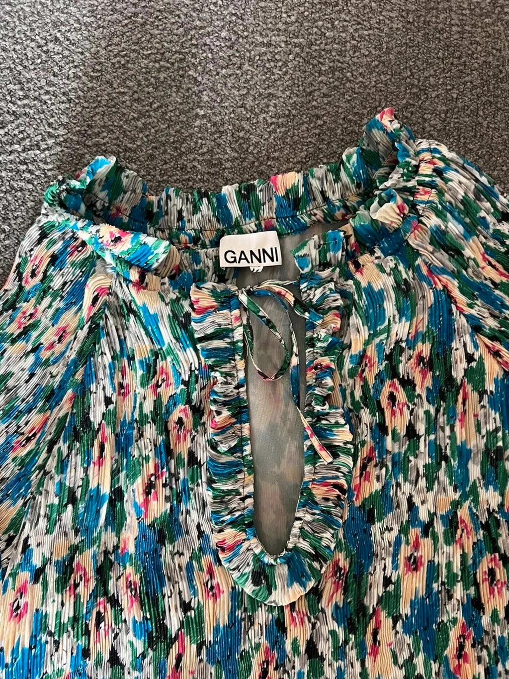 Ganni very beautiful pleated blouse - view 2