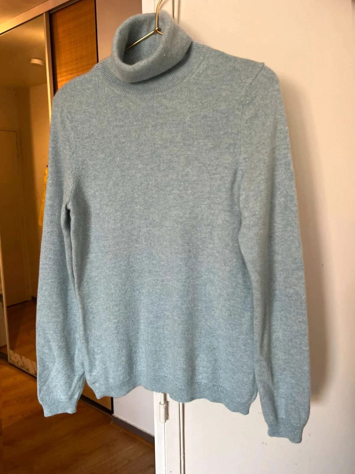 Eric Bompard blue cashmere turtleneck sweater