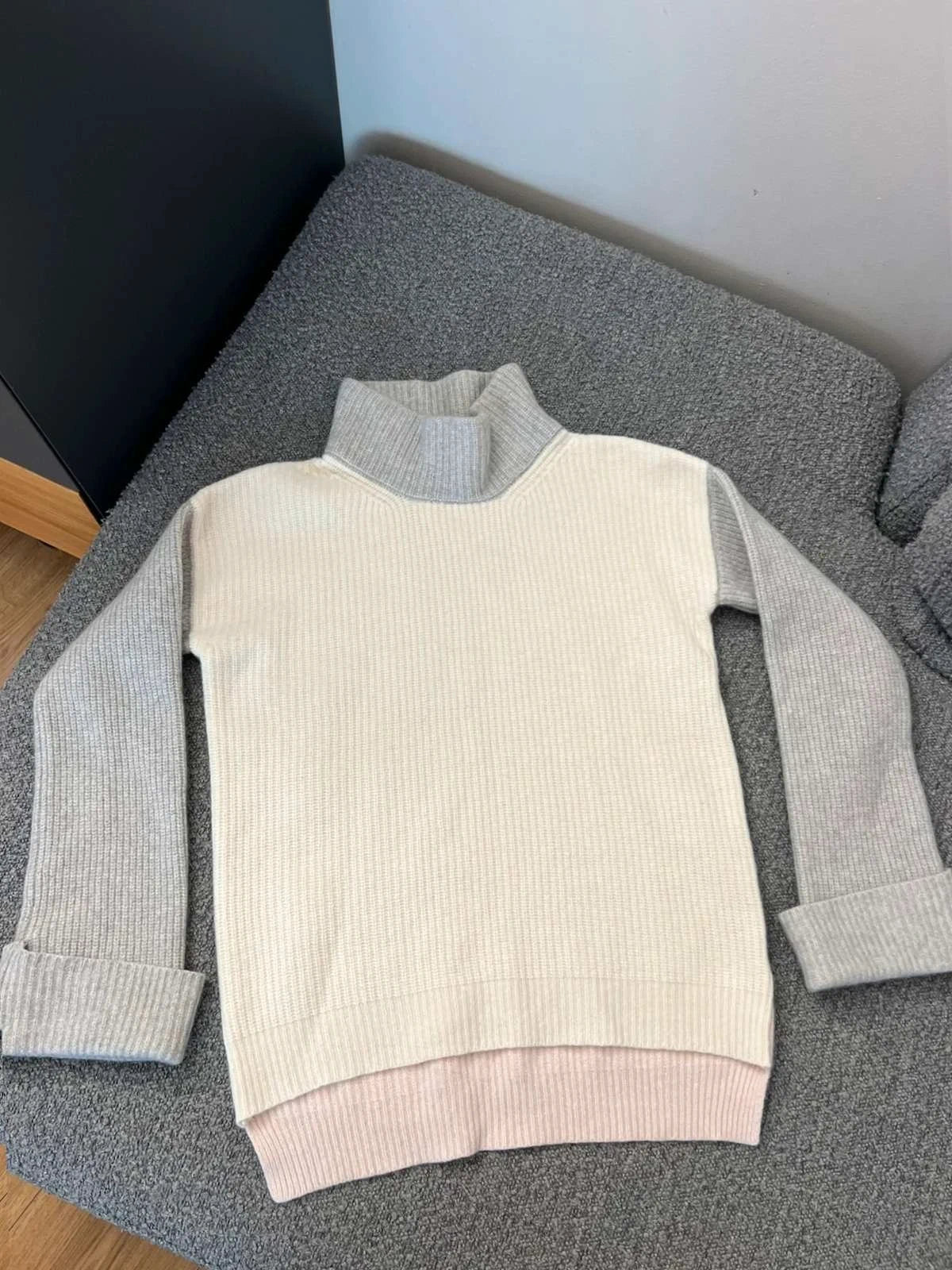 Peserico cashmere turtleneck sweater