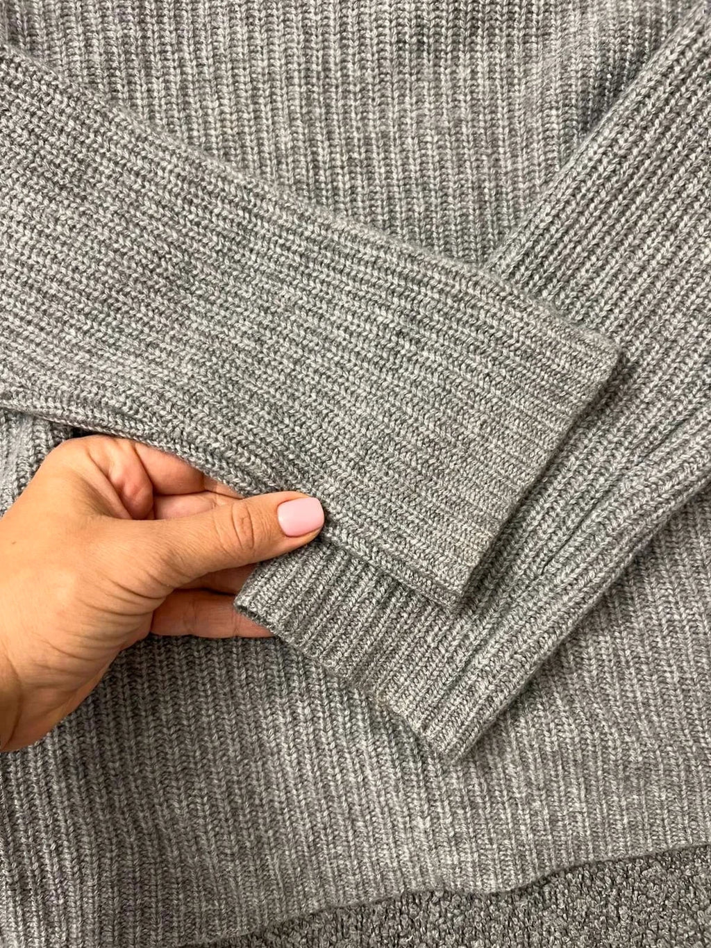 Theory grey cashmere top sweater - view 2