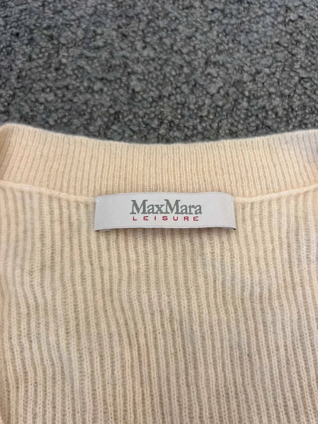 Max Mara light yellow cashmere sleeveless vest - view 3