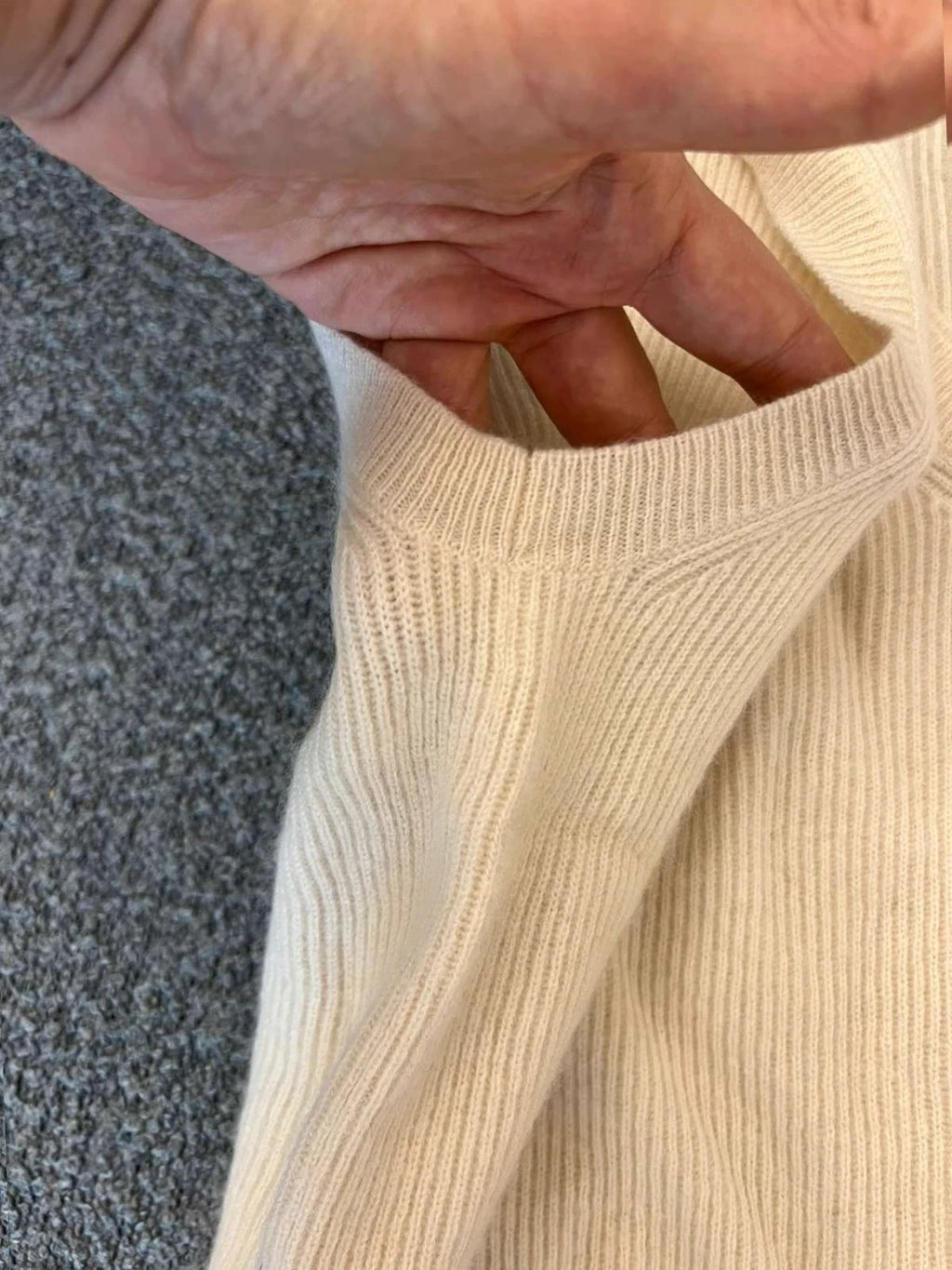 Max Mara light yellow cashmere sleeveless vest - view 5