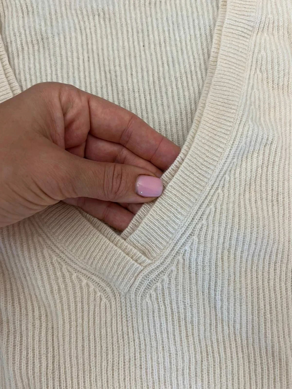 Max Mara light yellow cashmere sleeveless vest - view 4