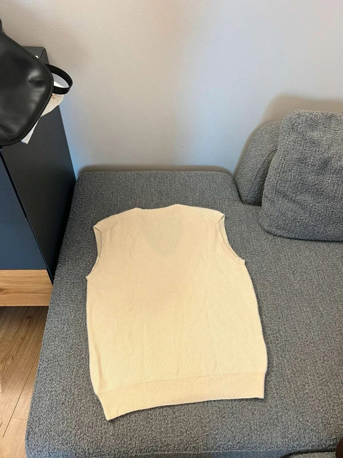 Max Mara light yellow cashmere sleeveless vest - view 8