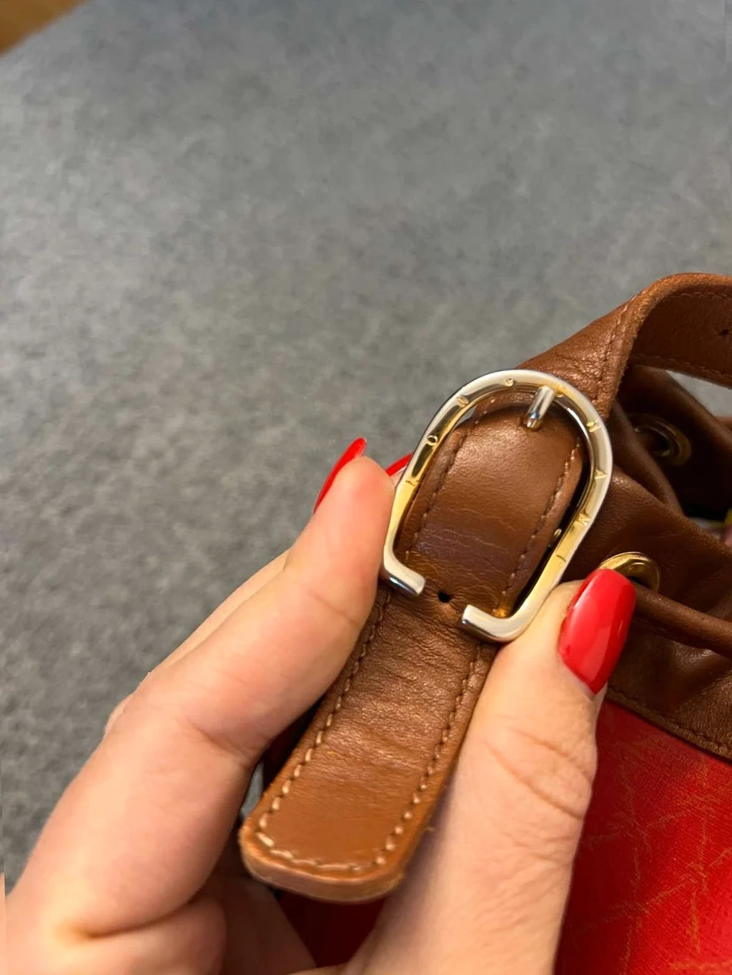 Longchamp red canvas vintage bucket bag - view 5