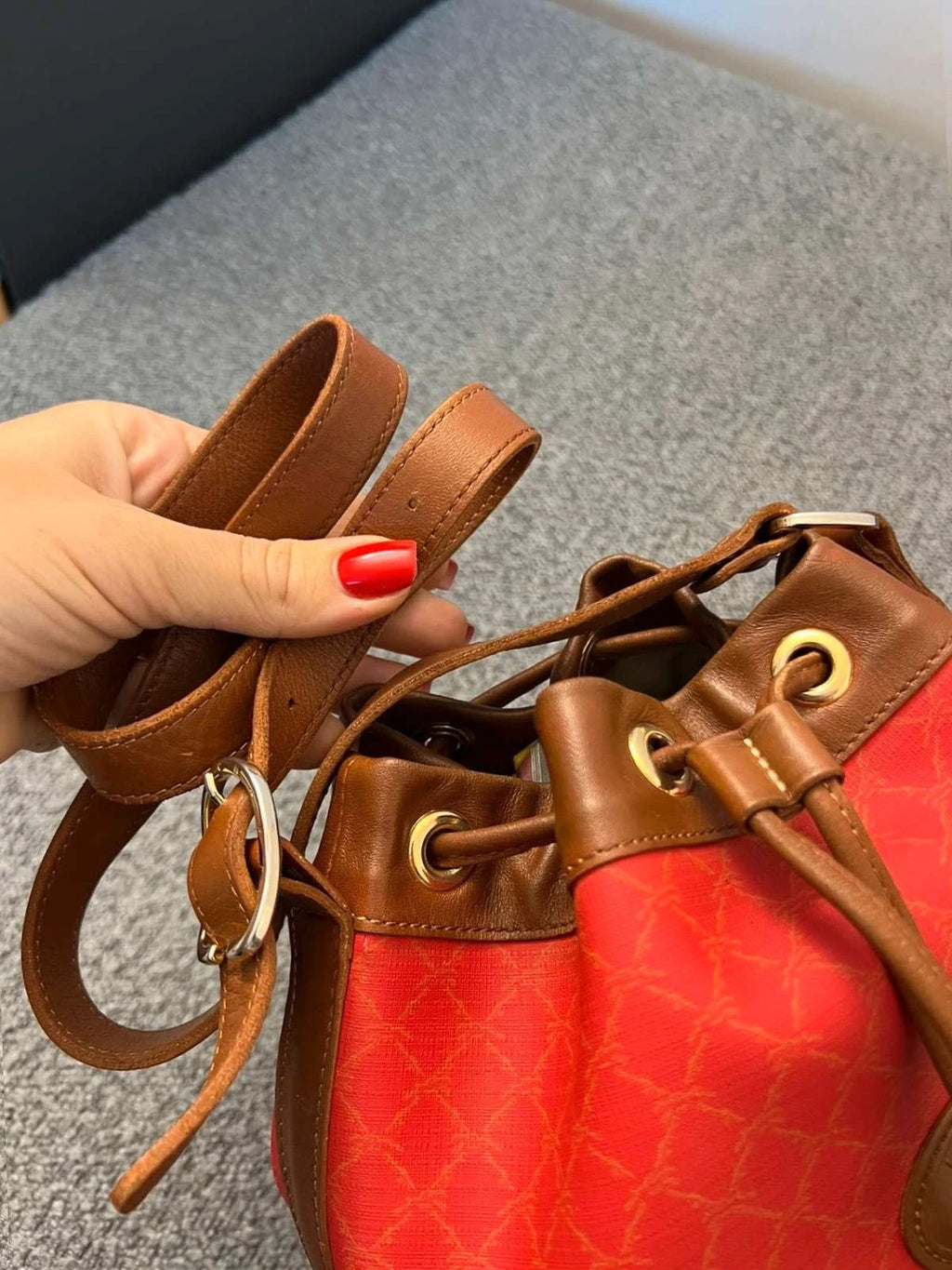 Longchamp red canvas vintage bucket bag - view 11