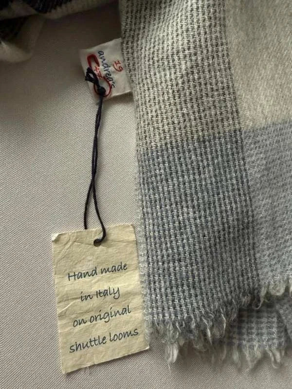 Andrea's 1947 cashmere unisex scarf - view 4