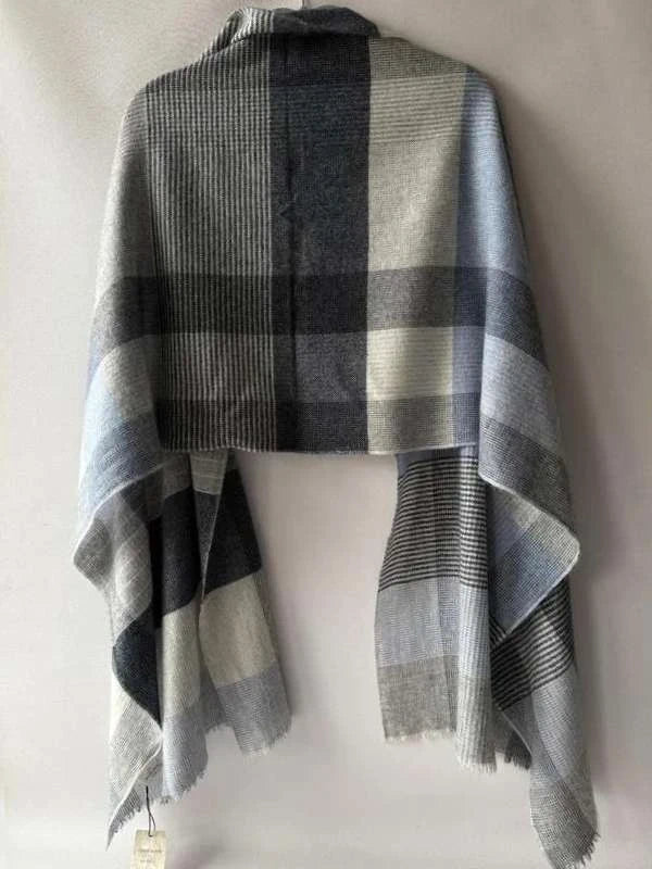 Andrea's 1947 cashmere unisex scarf - view 5
