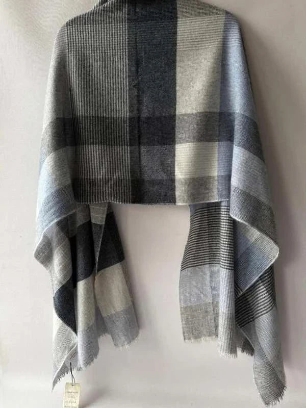 Andrea's 1947 cashmere unisex scarf