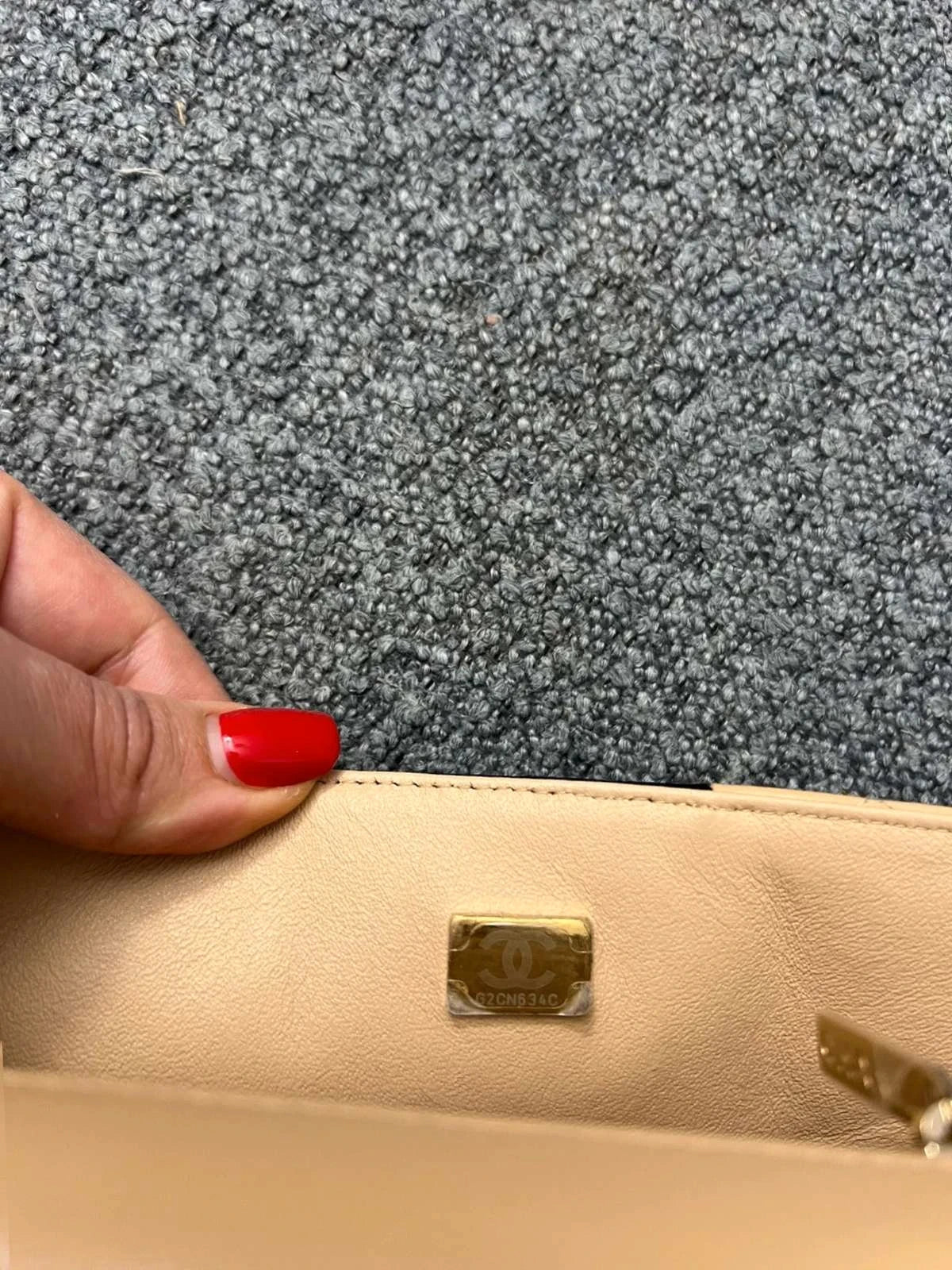 Chanel rare bicolor beige and black quilted leather mini crossbody bag - view 16