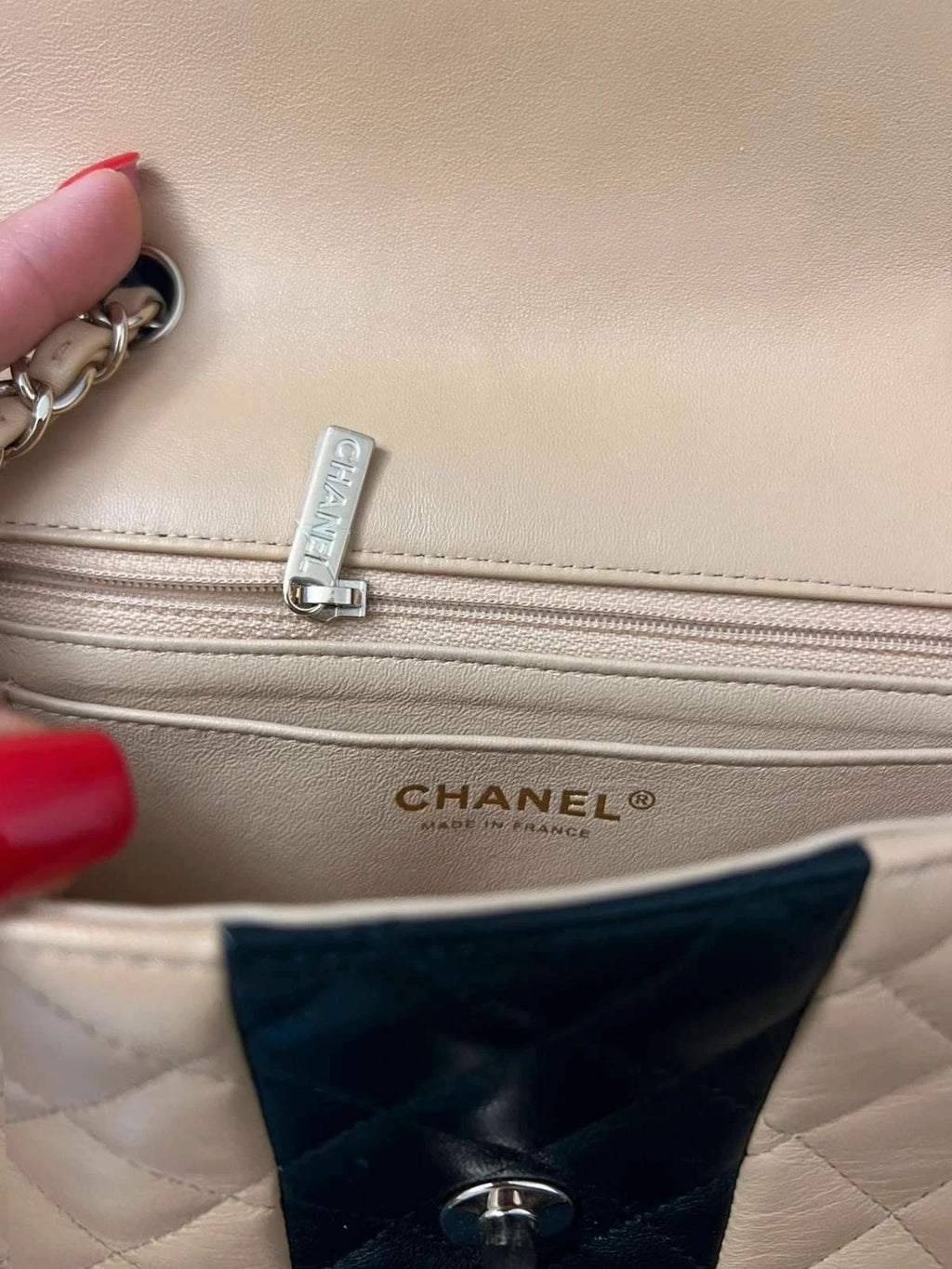 Chanel rare bicolor beige and black quilted leather mini crossbody bag - view 15
