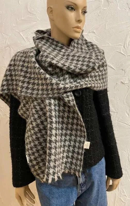 Andrea's 1947 cashmere alpaca scarf shawl - view 2