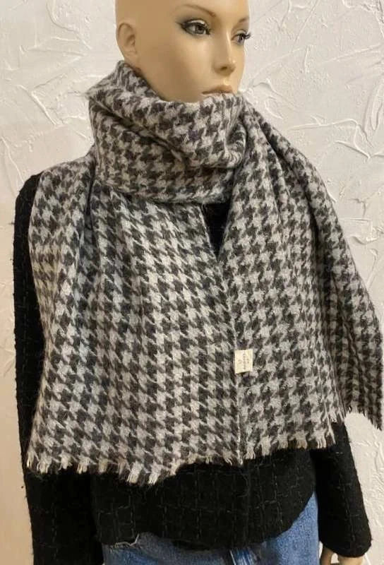 Andrea's 1947 cashmere alpaca scarf shawl - view 4