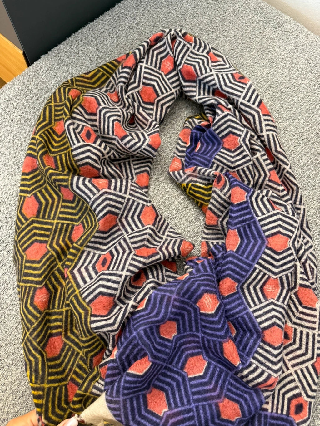 Friendly Hunting new huge cashmere shawl scarf - view 8