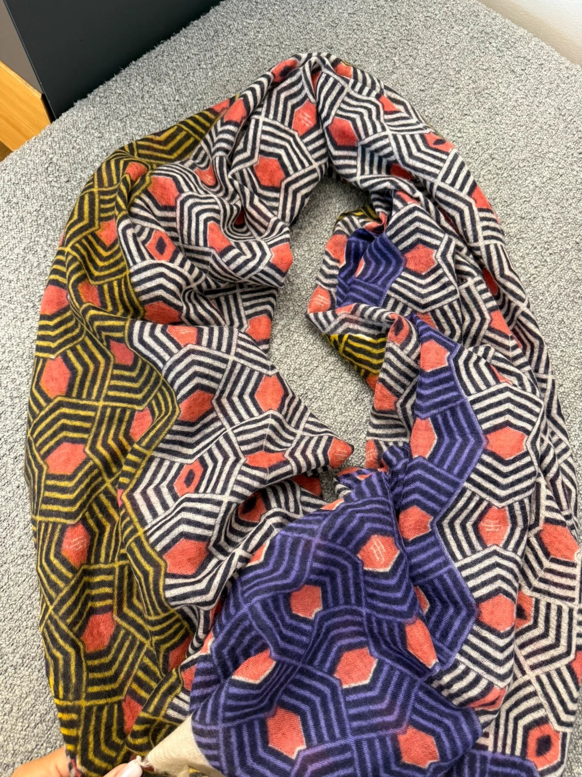 Friendly Hunting new huge cashmere shawl scarf - view 8