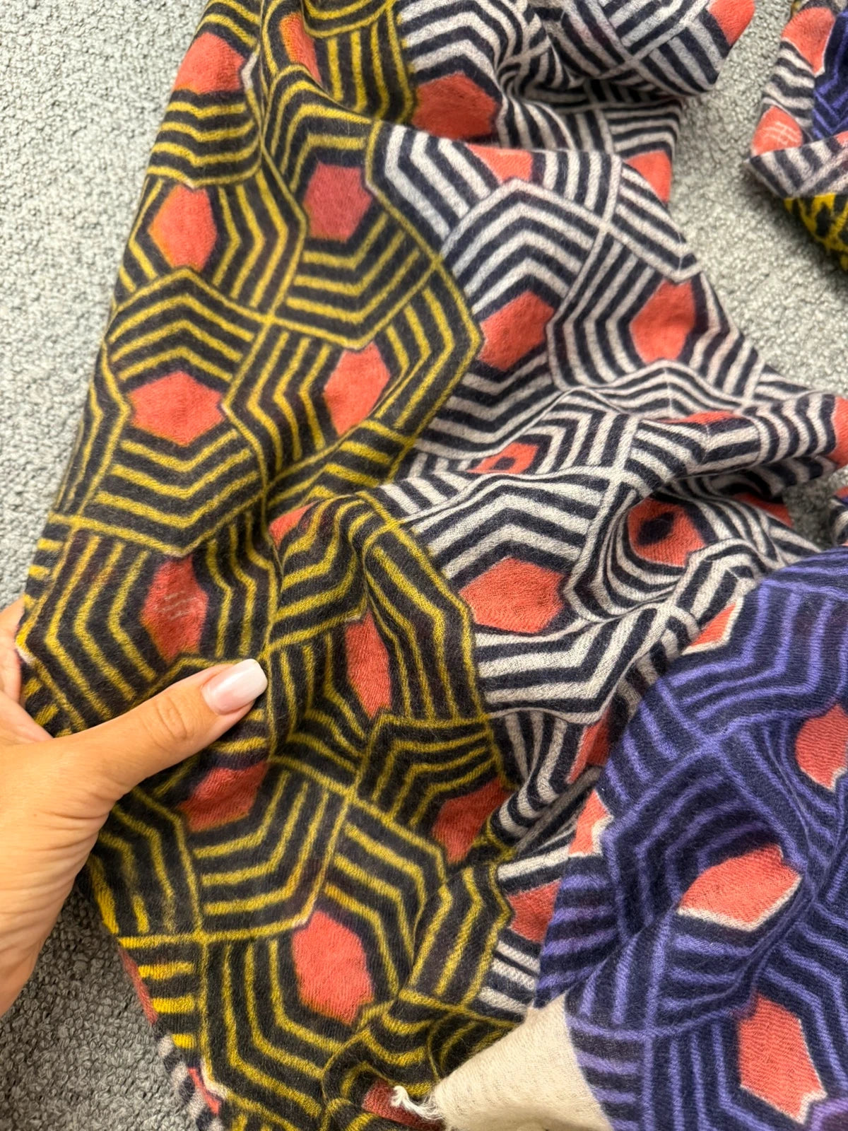Friendly Hunting new huge cashmere shawl scarf - view 9