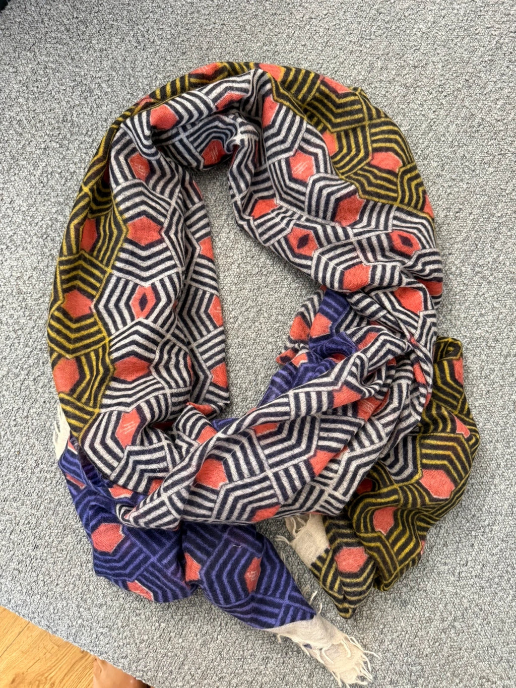 Friendly Hunting new huge cashmere shawl scarf - view 2
