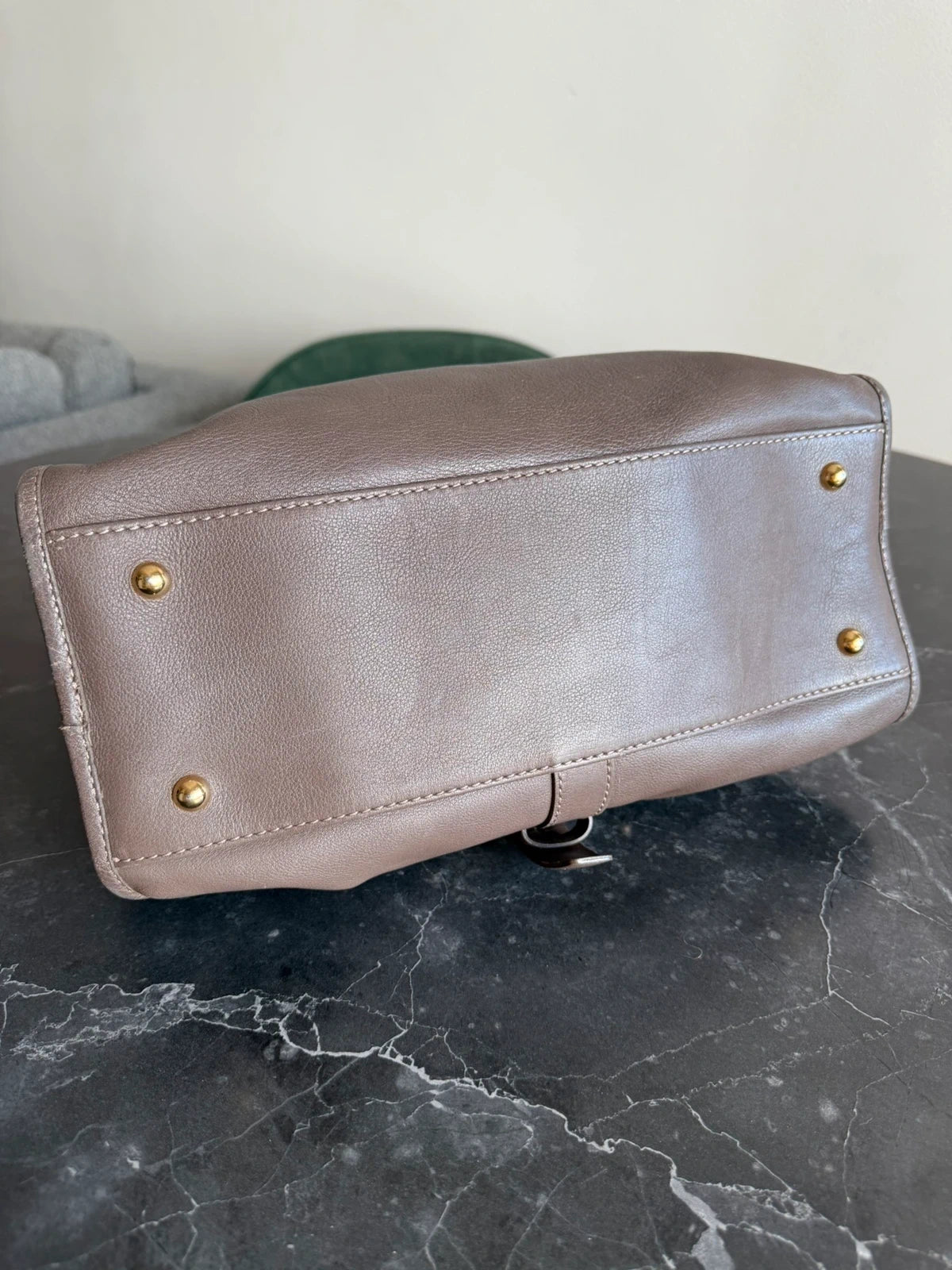 Longchamp balzane taupe leather handbag - view 7