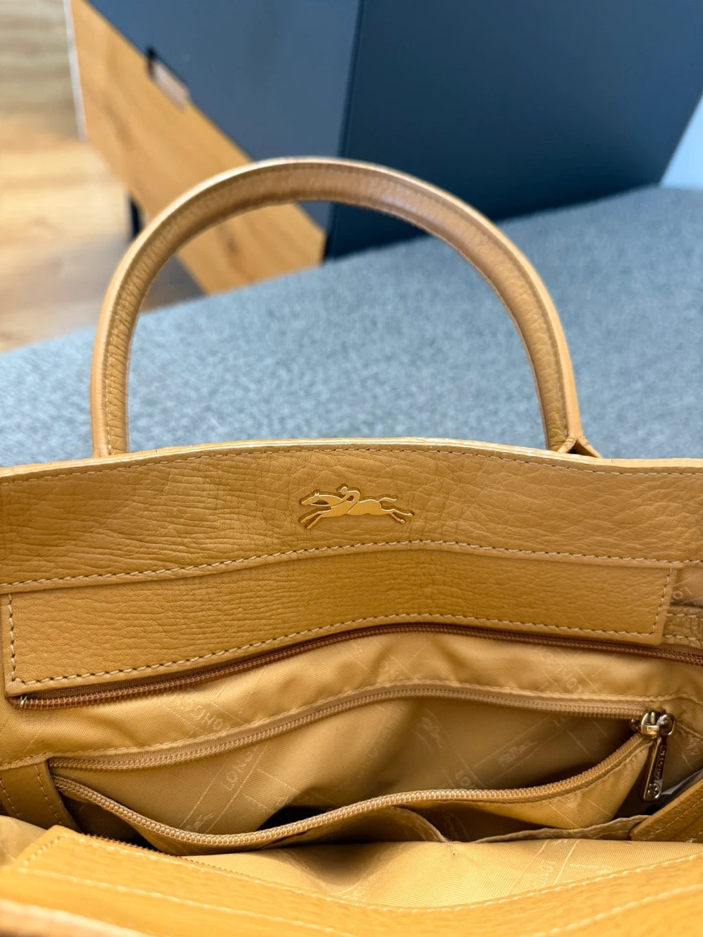 Longchamp Penelope beige leather bag - view 13