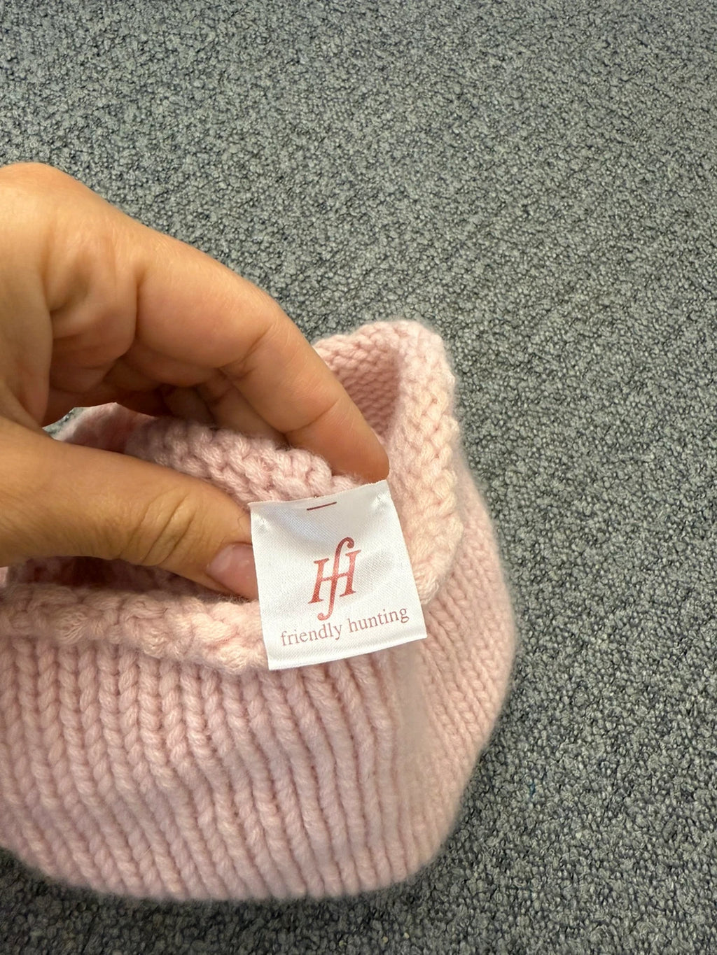 Friendly Hunting pink cashmere hat - view 3