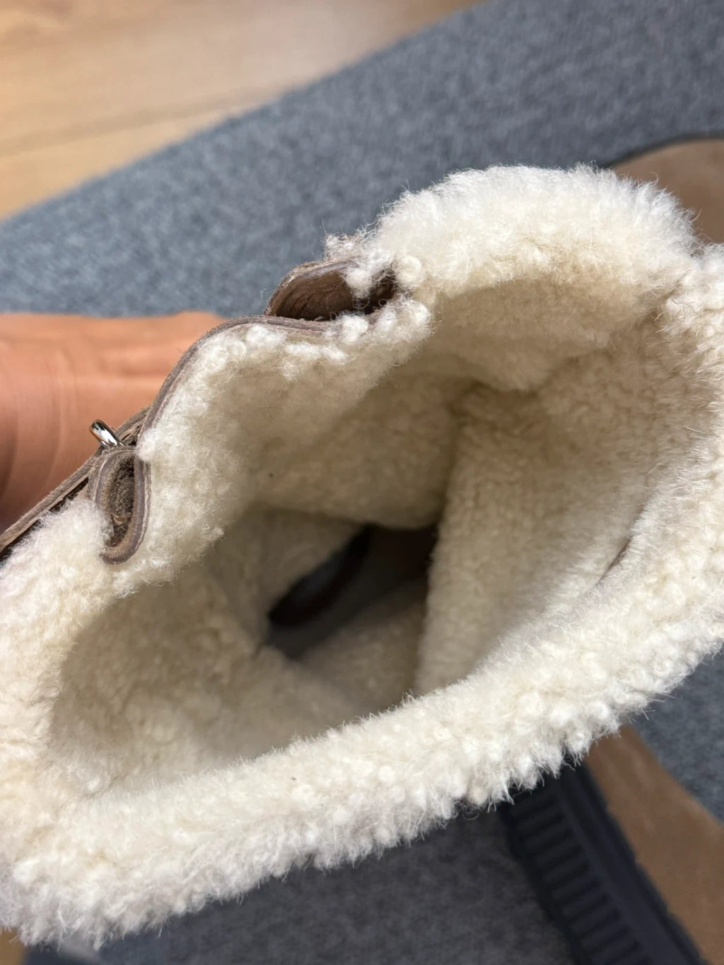 Tod's beige suede white shearling winter boots - view 8