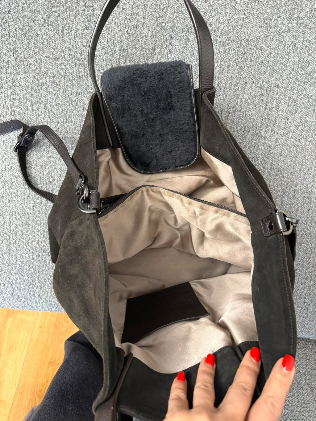 Fabiana Filippi very dark chocolate suede leather big bag - view 11