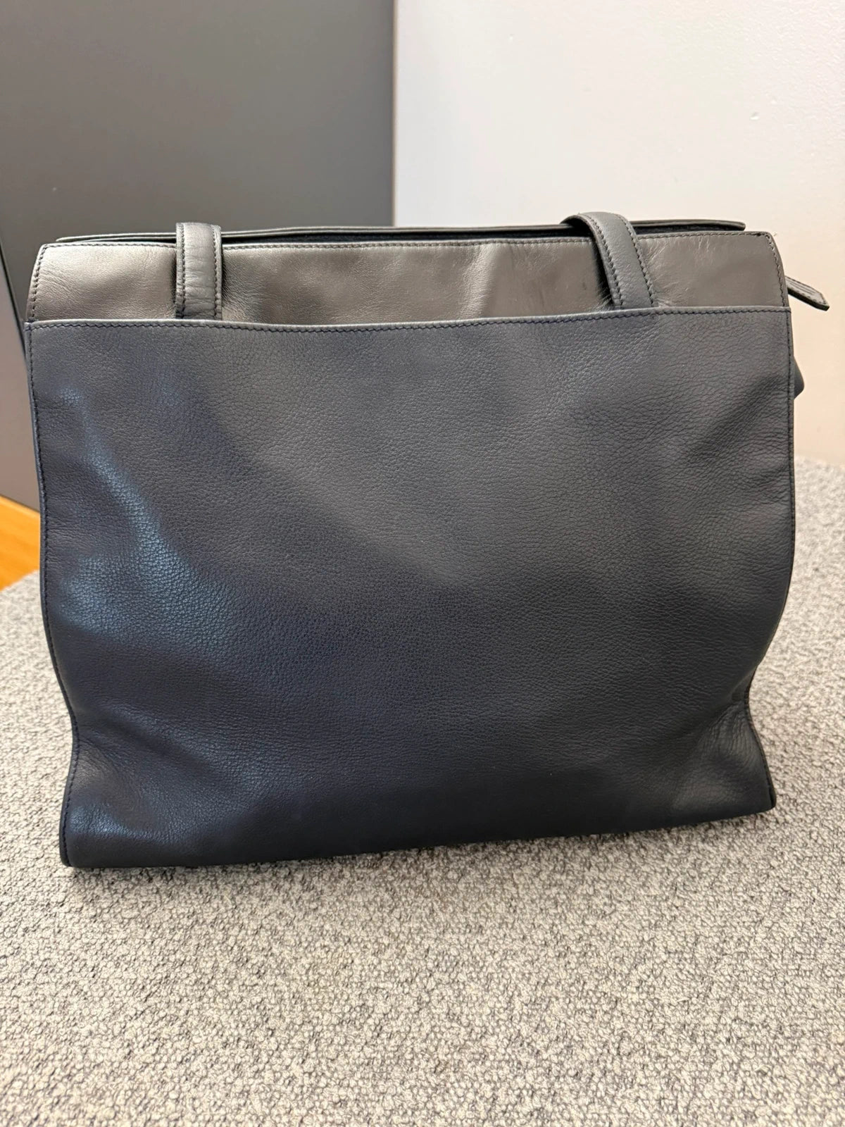 Longchamp vintage navy blue and black leather shoulder bag - view 4