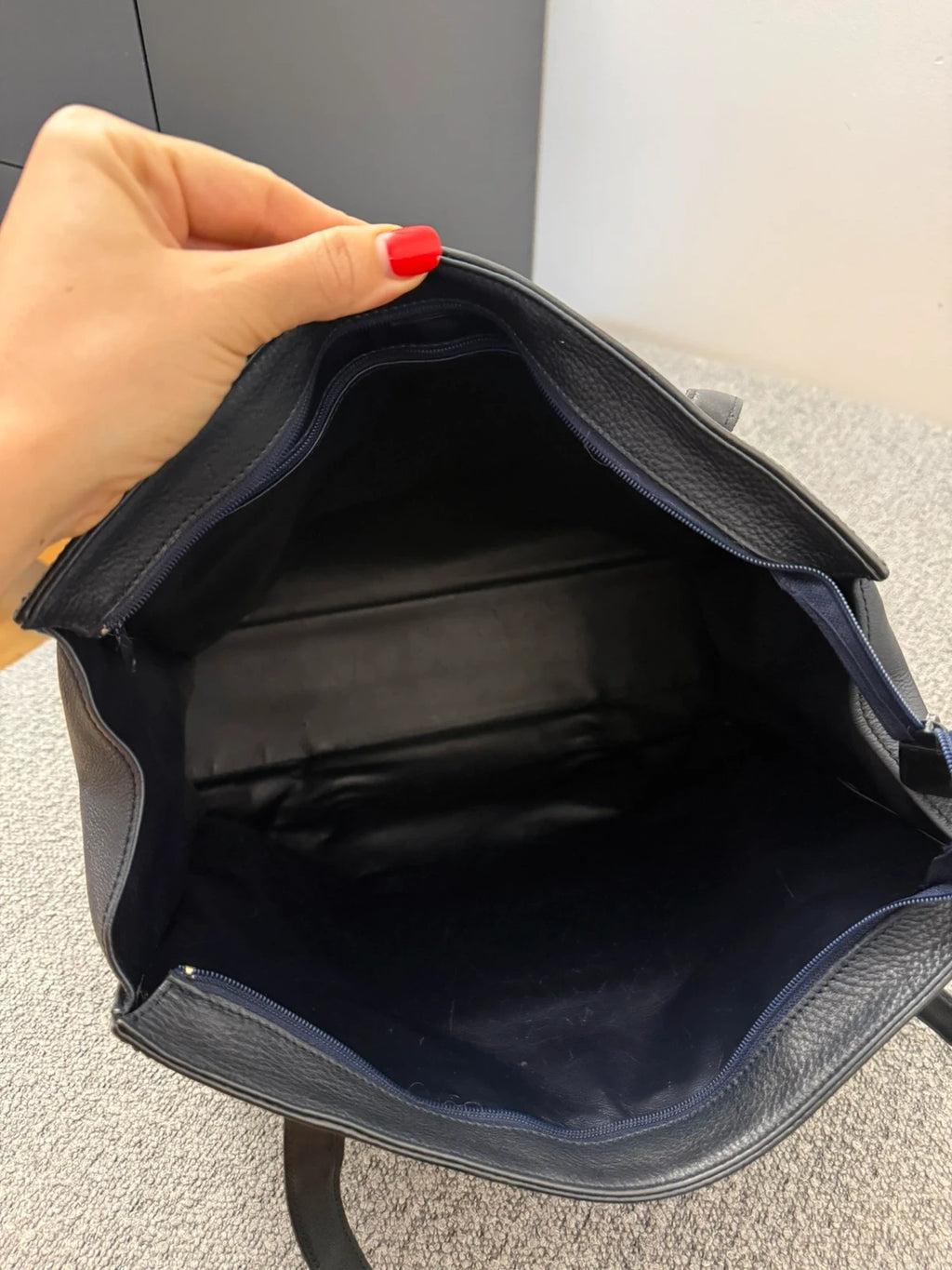 Longchamp vintage navy blue and black leather shoulder bag - view 15