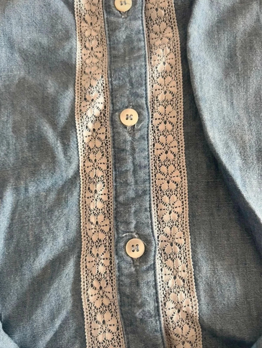 Sézane blue cotton shirt decorated with lace - view 3