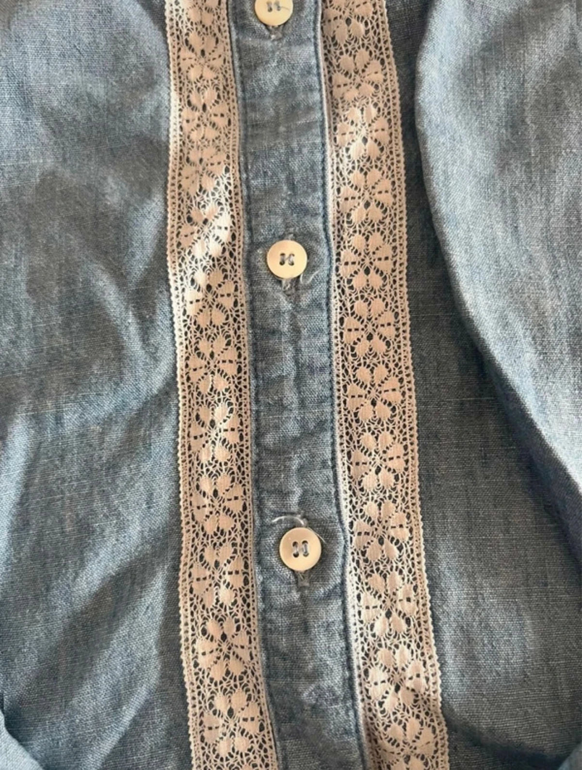 Sézane blue cotton shirt decorated with lace - view 3
