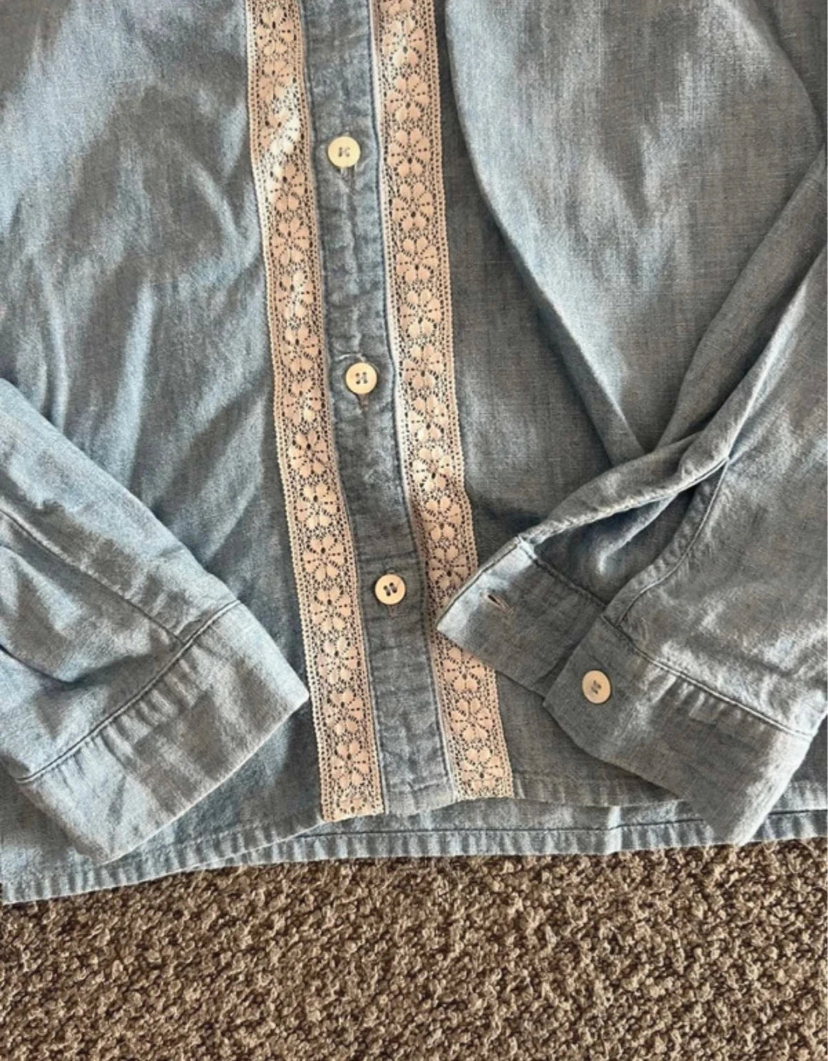 Sézane blue cotton shirt decorated with lace - view 2