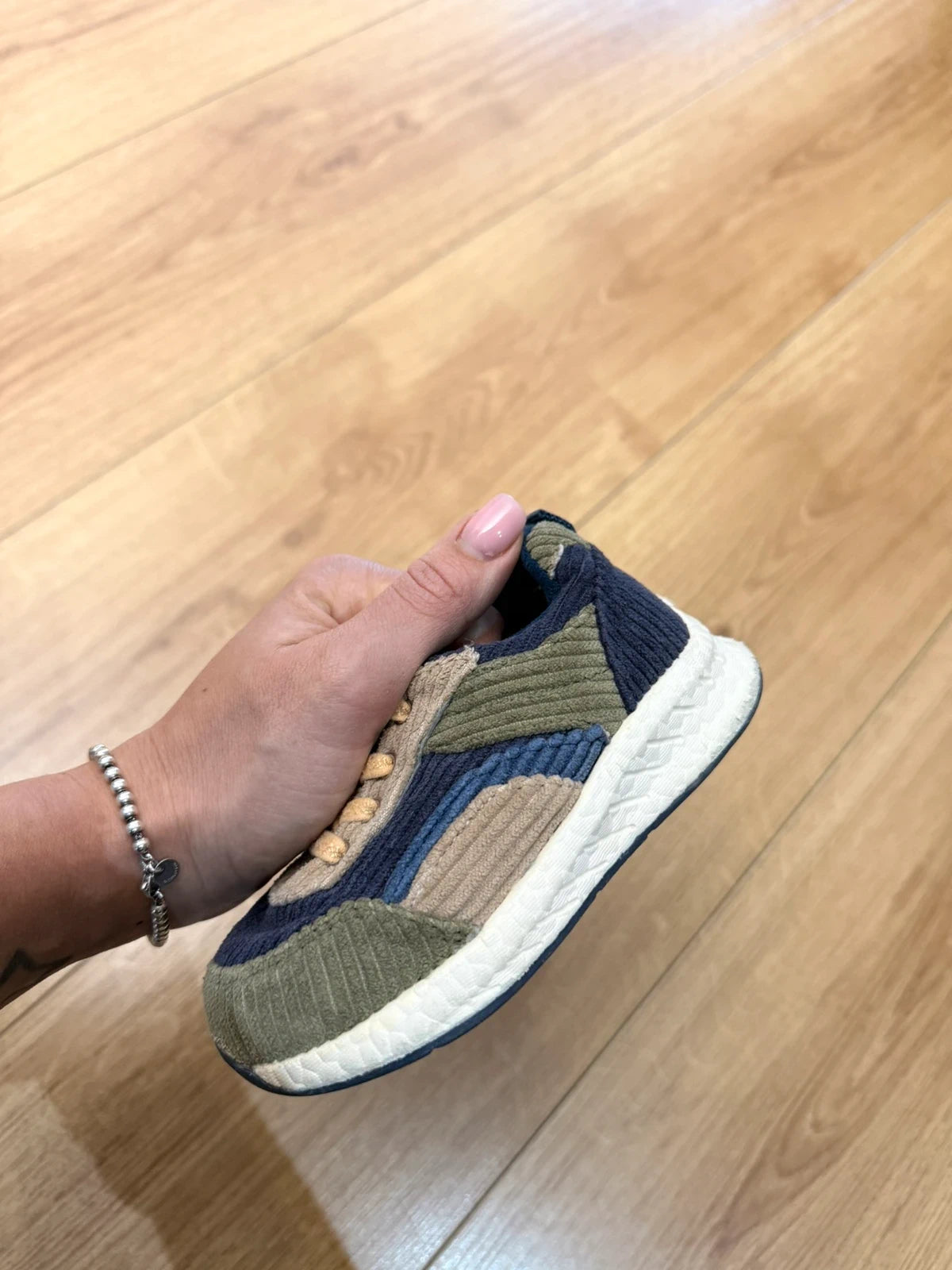 Dave & Bella velvet sneakers - view 4