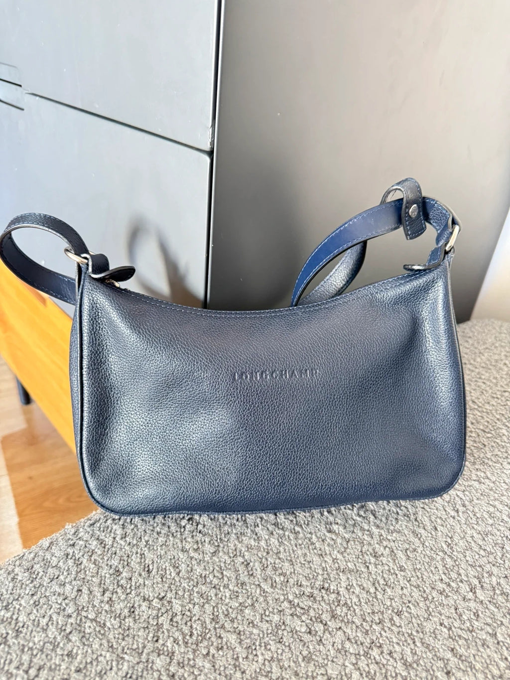 Longchamp navy blue leather crossbody / shoulder bag