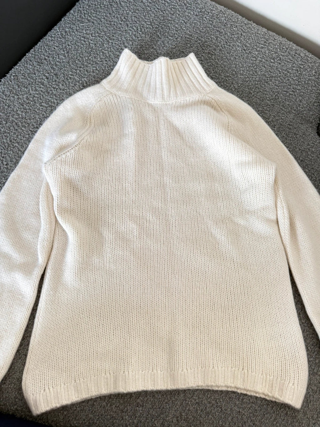 Vince 100% cashmere white turtleneck sweater - view 2