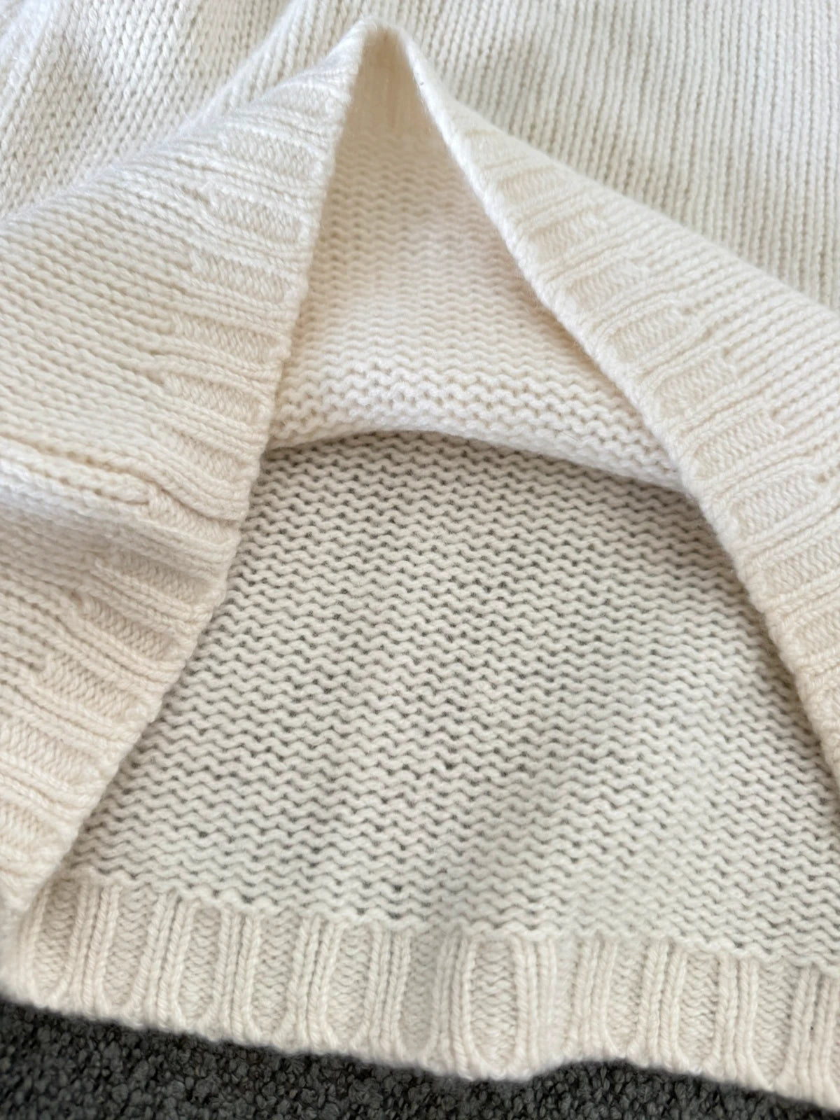 Vince 100% cashmere white turtleneck sweater - view 4