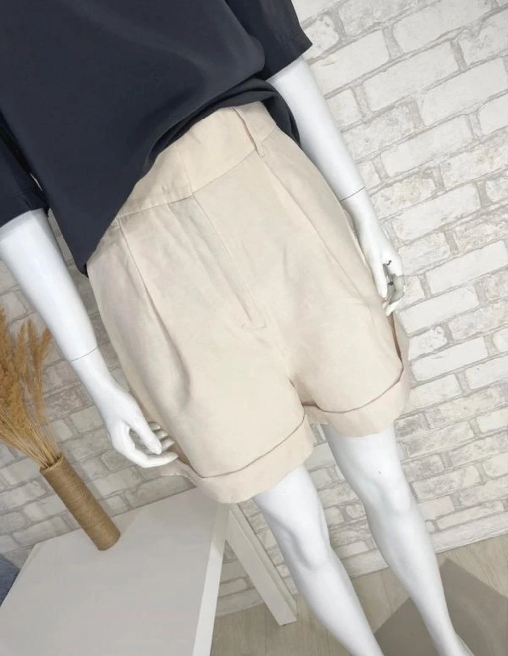Dorothee Schumacher beige linen viscose shorts - view 2