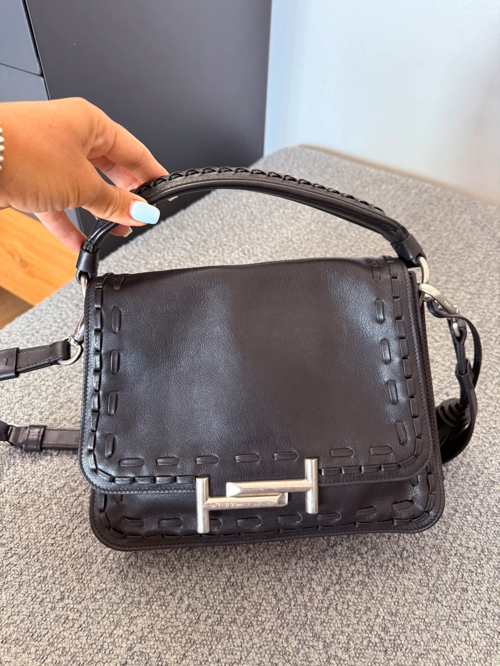 Tod's double T black leather handbag /crossbody bag - view 2