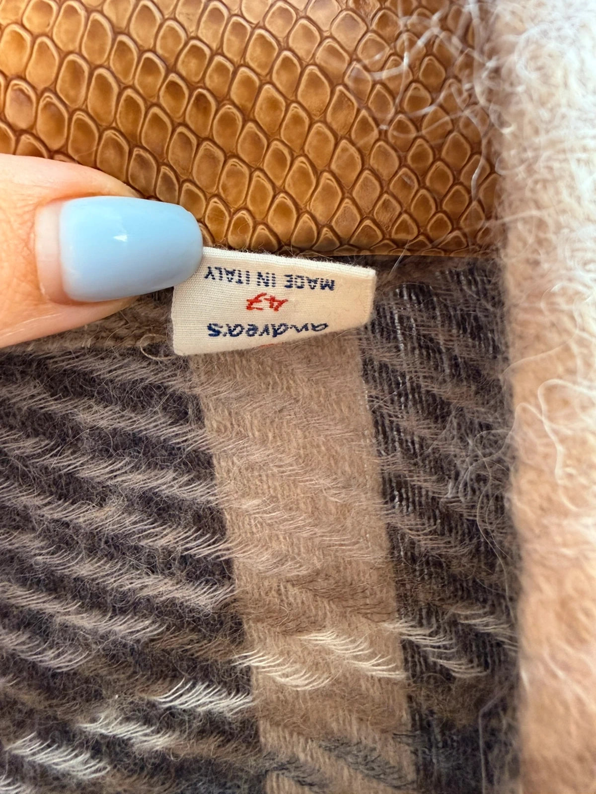 19 Andrea's 47 cashmere cardigan - view 3