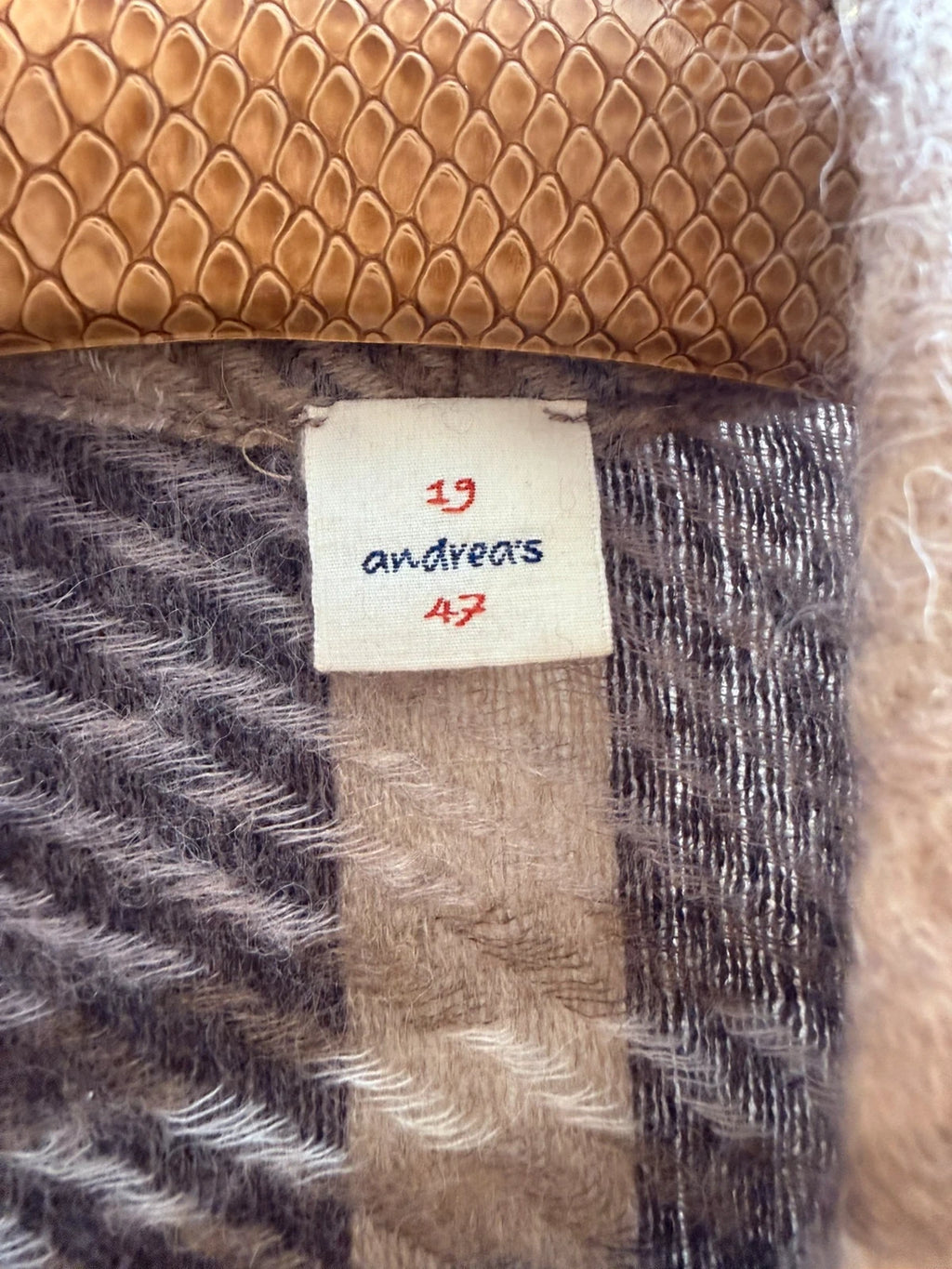 19 Andrea's 47 cashmere cardigan - view 2