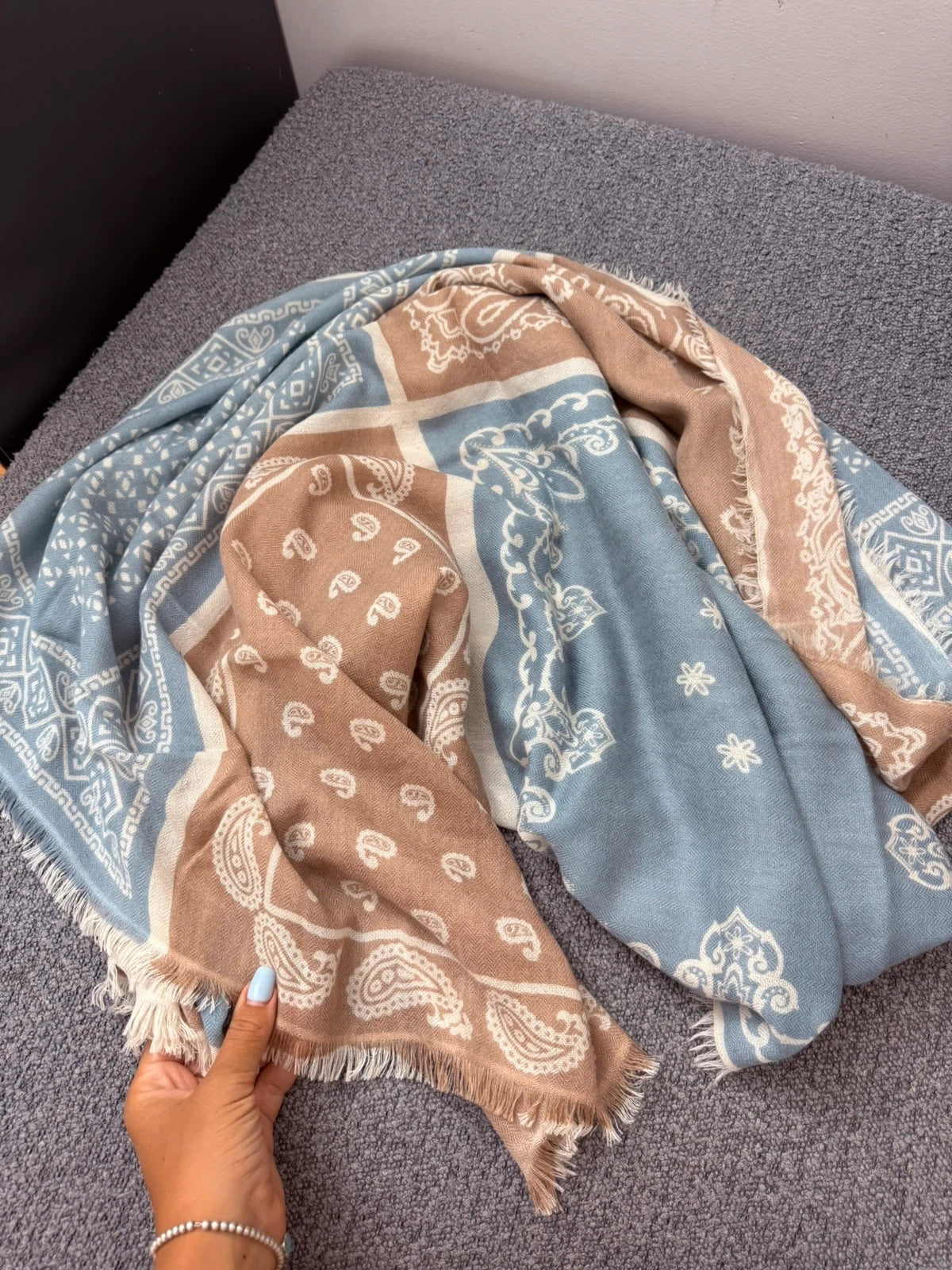 Hemisphere 100% cashmere huge shawl scarf - view 4