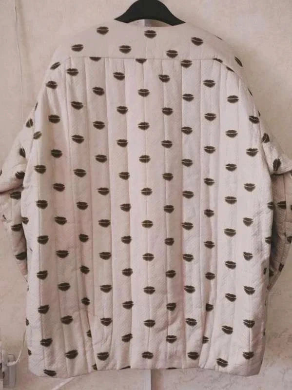 Baum und Pferdgarten beige silk bomber jacket with lip print - view 2