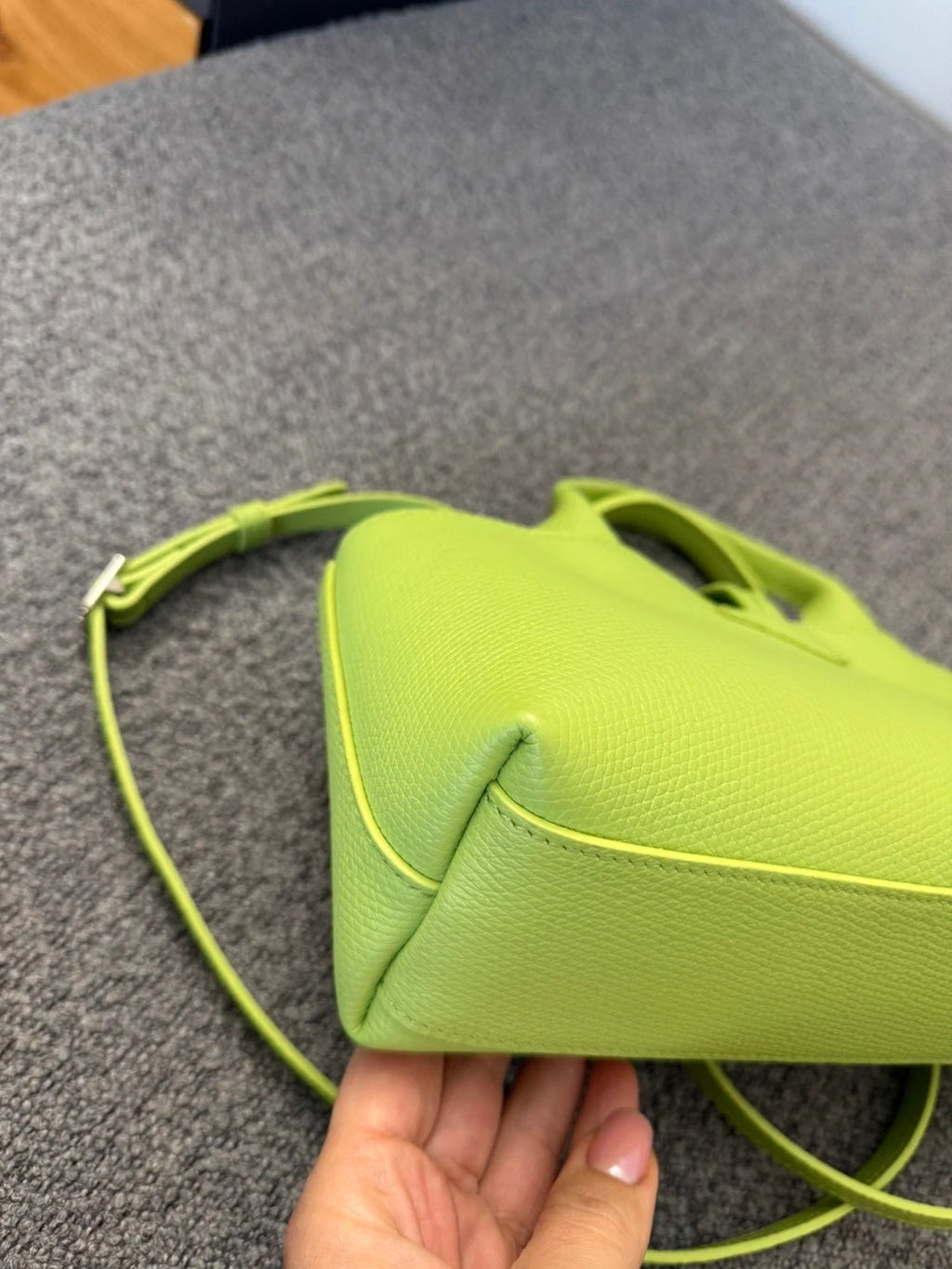 Longchamp Roseau East West light green leather bag - view 6