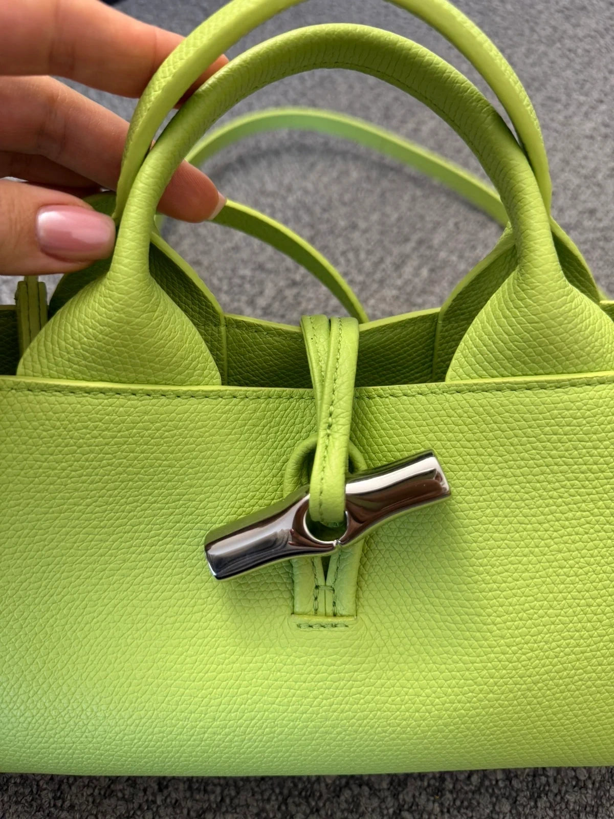 Longchamp Roseau East West light green leather bag - view 3
