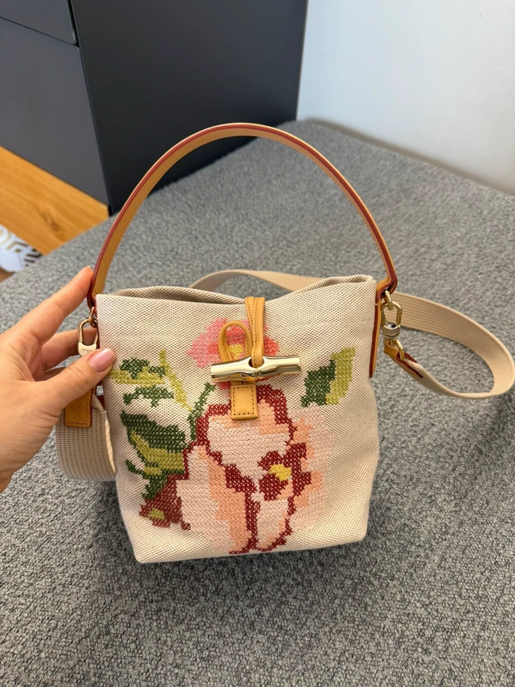 Longchamp Roseau beige embroidered bag - view 3