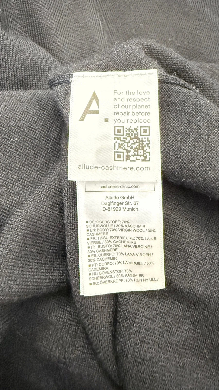 Allude black wool cashmere turtleneck sweater